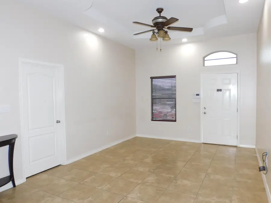 1511 Cozumel Dr, Laredo, TX 78046 - #2