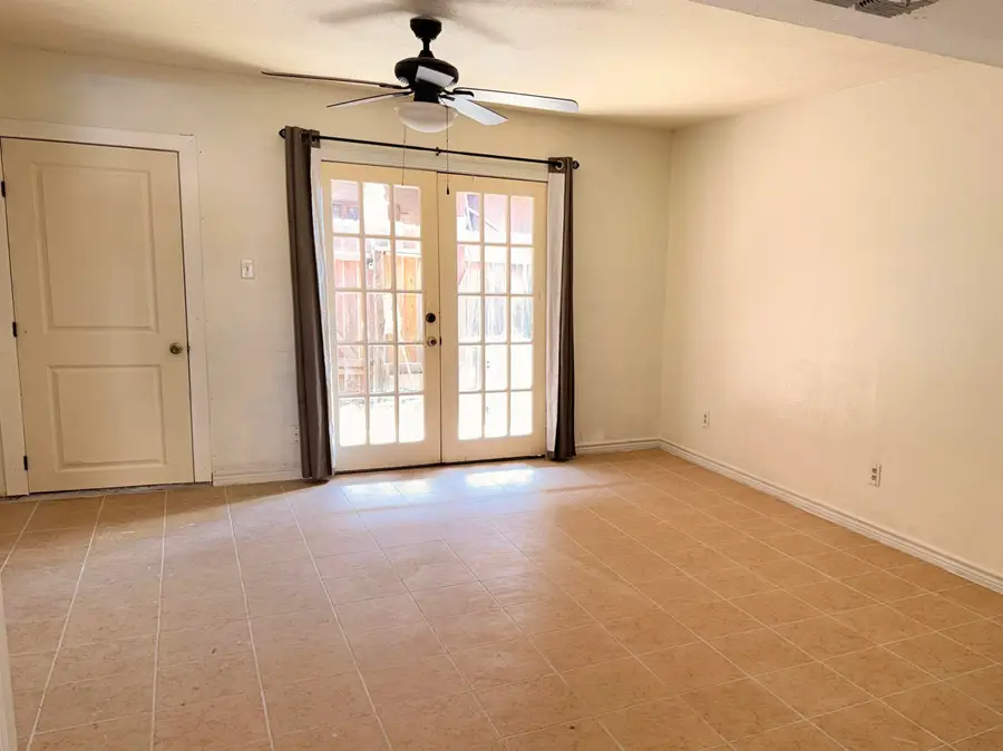 1300 E Hillside Rd, Laredo, TX 78041 - #3