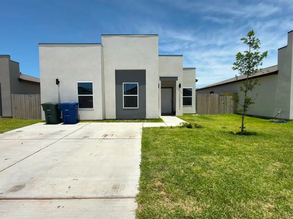 1526 Estudiantes Dr., Laredo, TX 78046 - #1