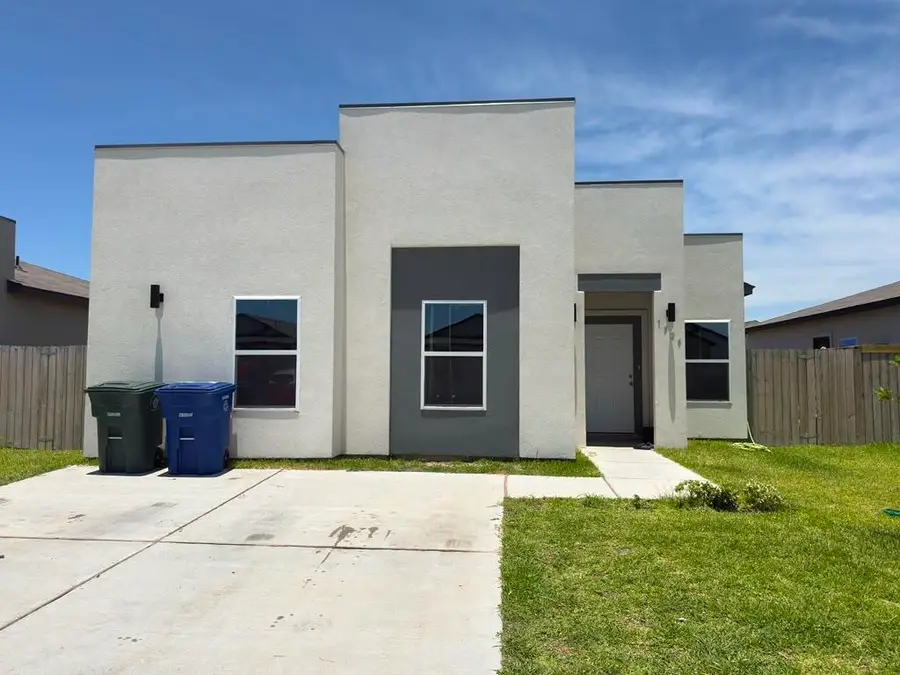 1526 Estudiantes Dr., Laredo, TX 78046 - #2