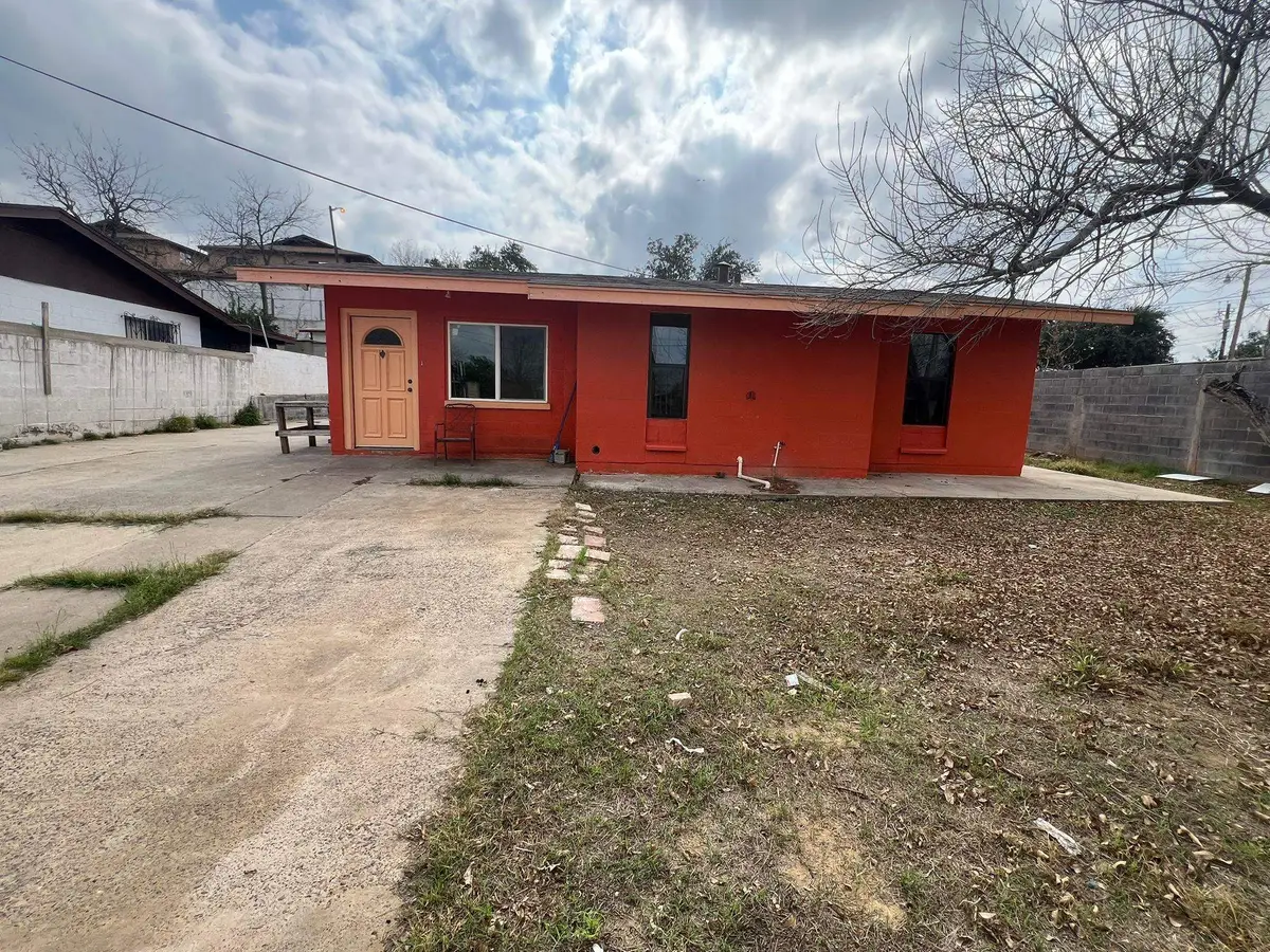 2703 Diaz St, Laredo, TX 78043 - #1