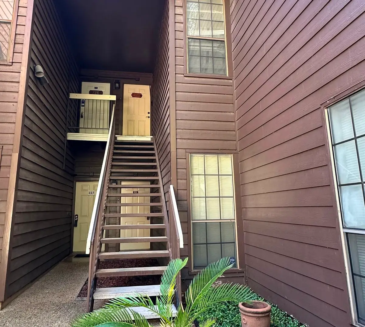 8633 Datapoint Dr, San Antonio, TX 78229 - #1