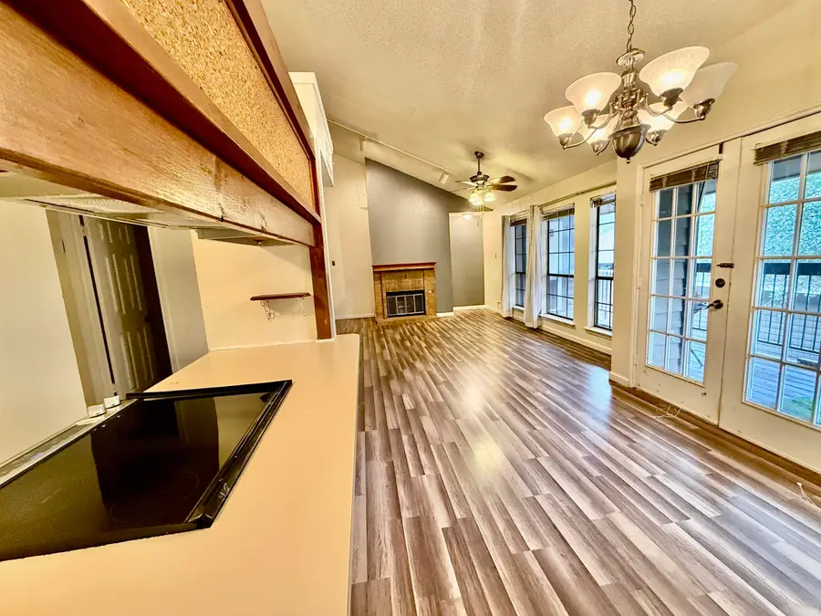 8633 Datapoint Dr, San Antonio, TX 78229 - #3