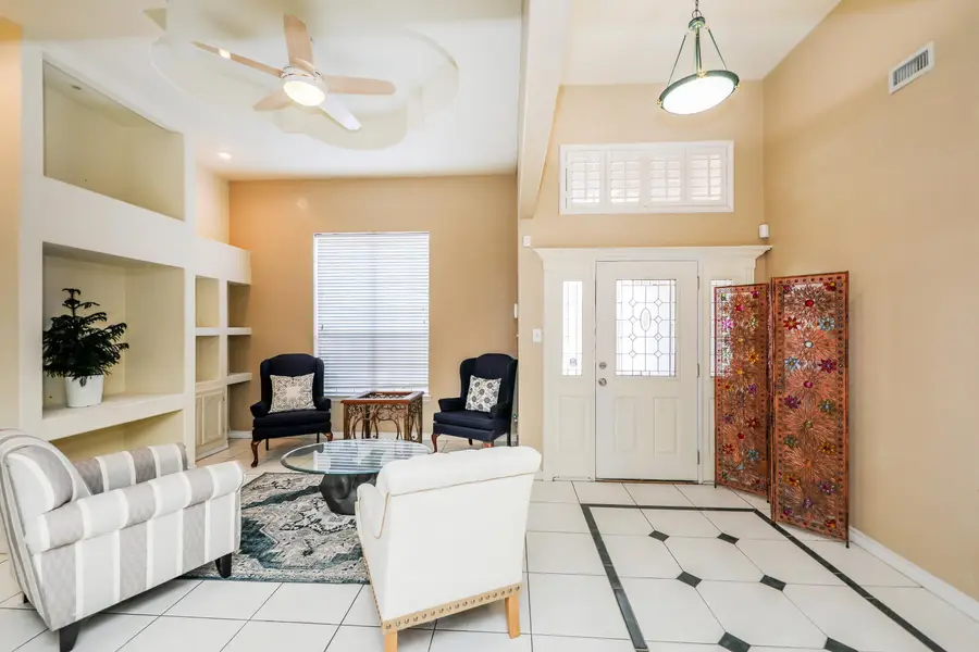 110 Lagos Ave, Laredo, TX 78045 - #3