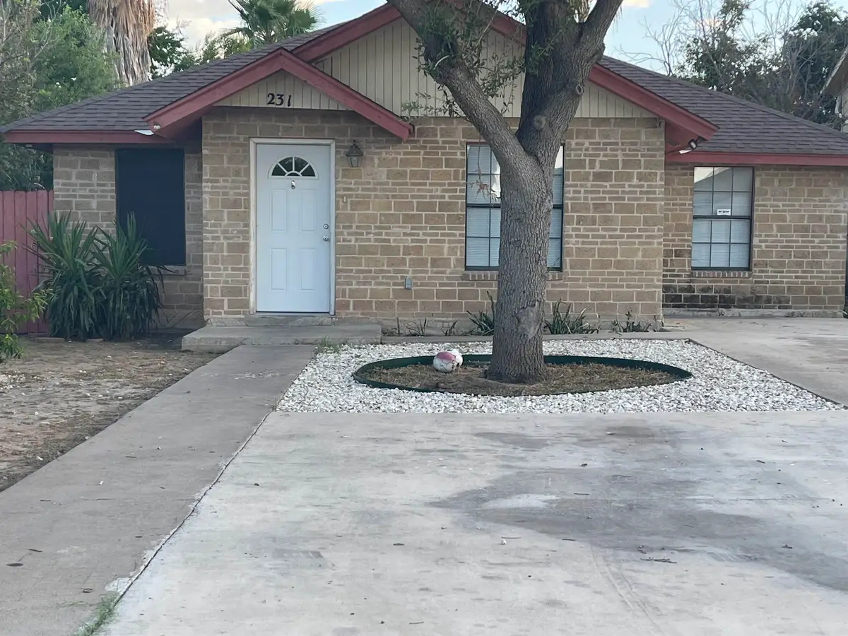 231 Malaga Dr, Laredo, TX 78046 - #1