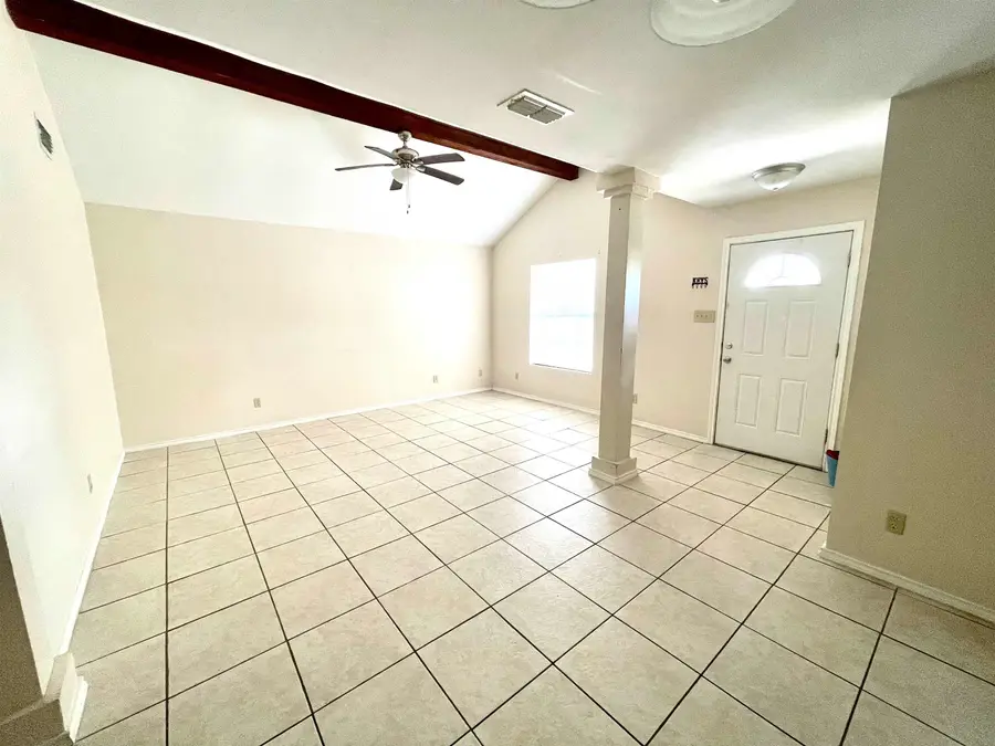 231 Malaga Dr, Laredo, TX 78046 - #3