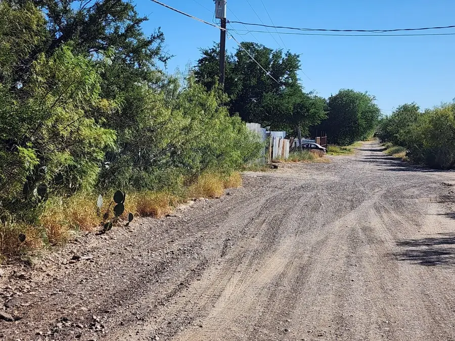 295 Ranch Rd, Laredo, TX 78043 - #2