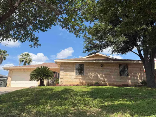 138 Ceniso Lp, Laredo, TX 78046