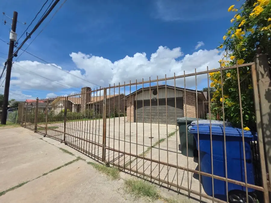 4704 Mims Ave, Laredo, TX 78041 - #3