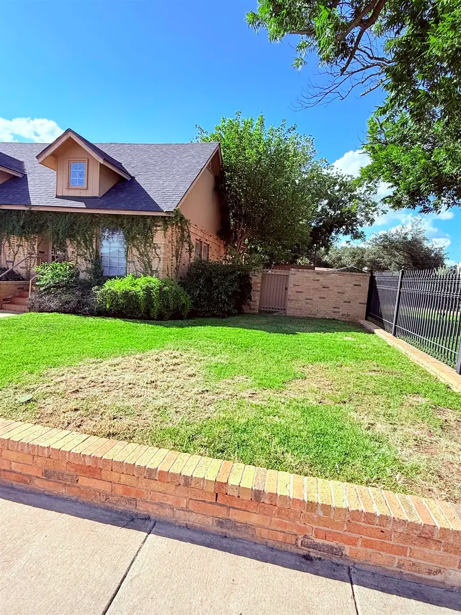 1608 Mier St, Laredo, TX 78043 - #2