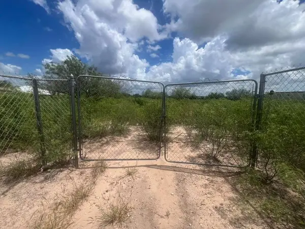 193 Camino Reforma, LAREDO, TX 78043
