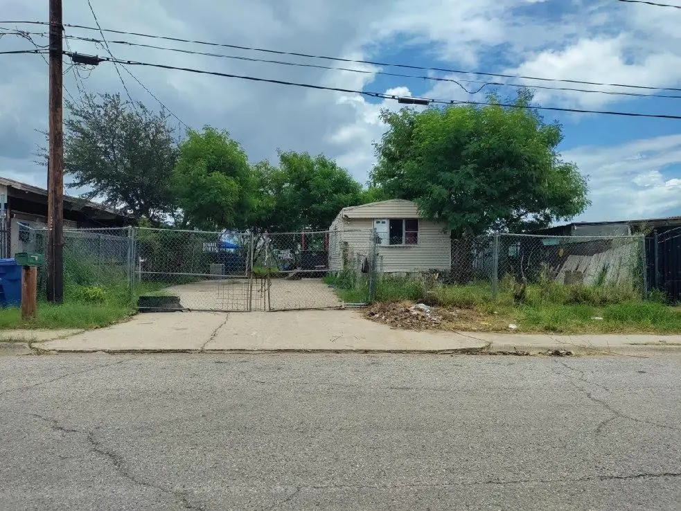 205 S Urbahn Ave, Laredo, TX 78043 - #1
