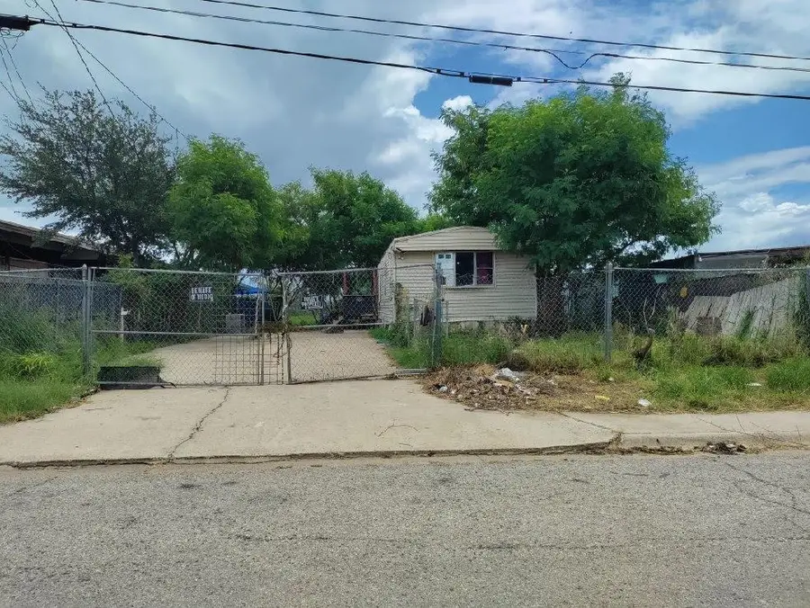 205 S Urbahn Ave, Laredo, TX 78043 - #2