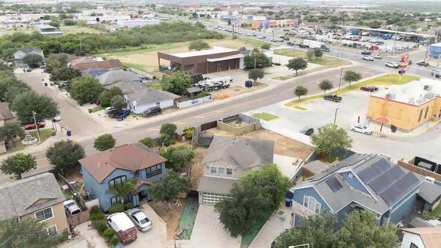 402 Campanario Ln, Laredo, TX 78046 - #2