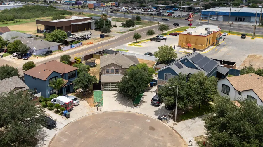 402 Campanario Ln, Laredo, TX 78046 - #3