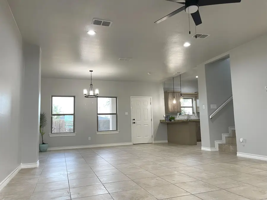 5801 Moses Lp., Laredo, TX 78046 - #3