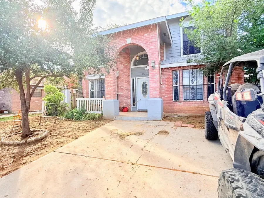 812 Doner Rd, Laredo, TX 78045 - #2
