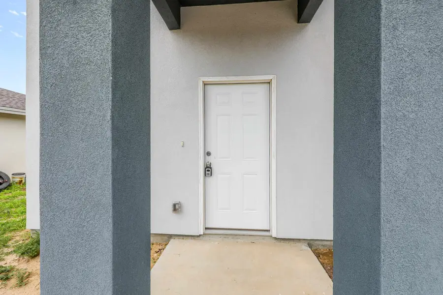 17204 Running Doe St, Laredo, TX 78045-0000 - #2