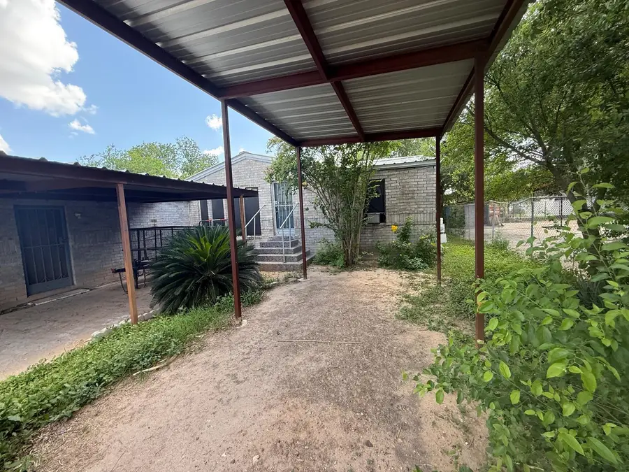 606 El Monte Lp, Laredo, TX 78045 - #2