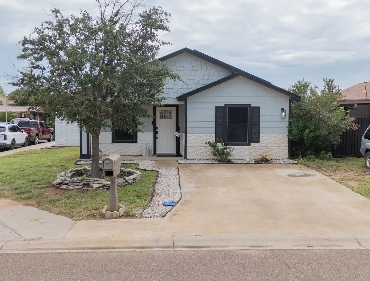 11814 Mohawk Dr, Laredo, TX 78045 - #1