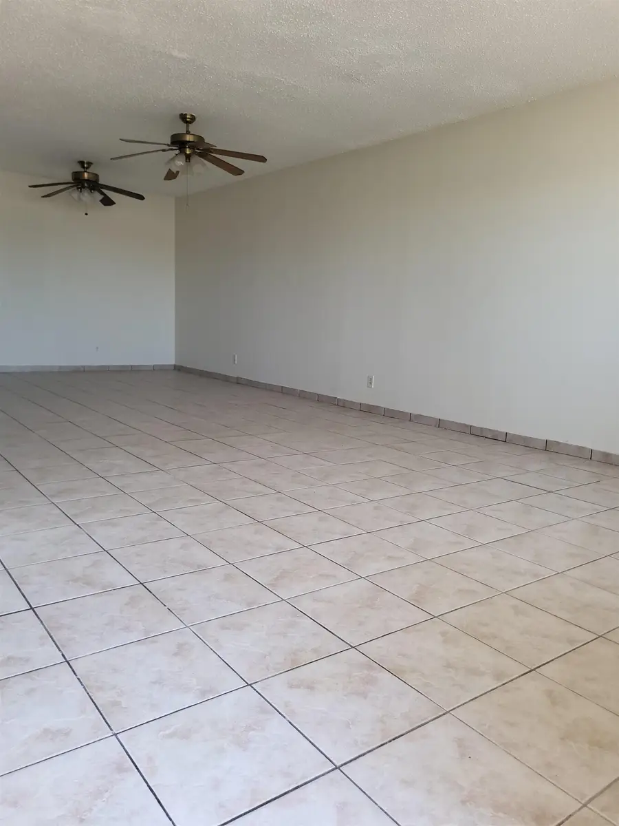 2526 Montgomery St, Laredo, TX 78043 - #2