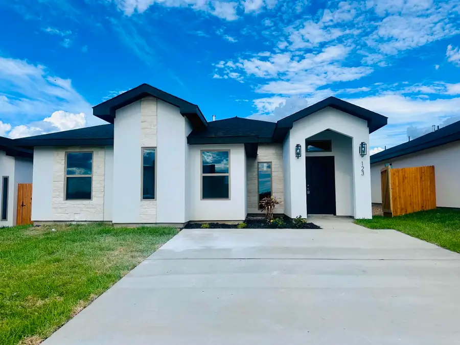 123 Faith Dr., Laredo, TX 78043 - #2