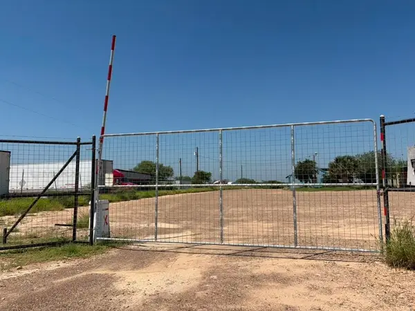 126 Appaloosa Rd, Laredo, TX 78045