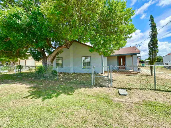 606 E North Ave, Hebbronville, TX 78361-0000