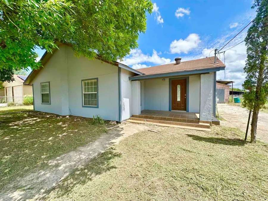 606 E North Ave, Hebbronville, TX 78361-0000 - #2