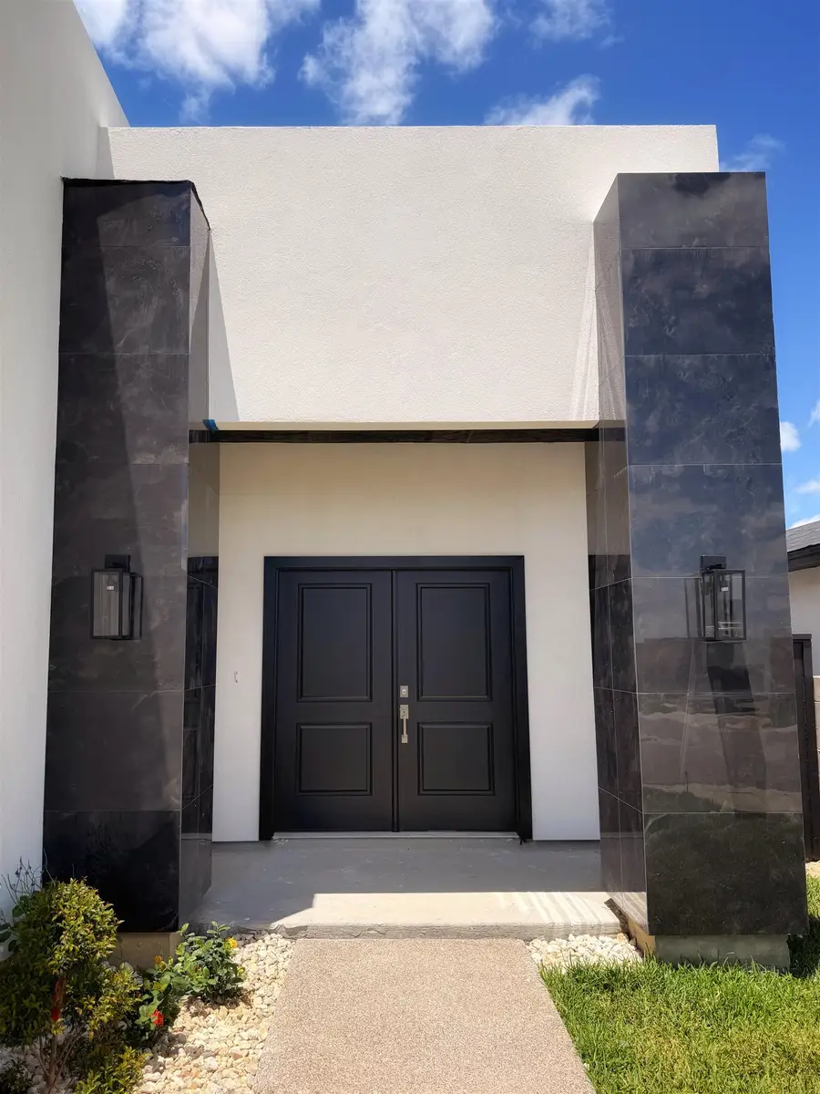 5416 Raven Dr., Laredo, TX 78046 - #2