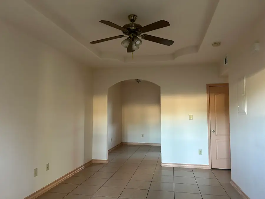 2115 Cross St, Laredo, TX 78046 - #3
