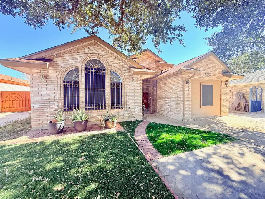 10203 Center Rd, Laredo, TX 78045 - #2