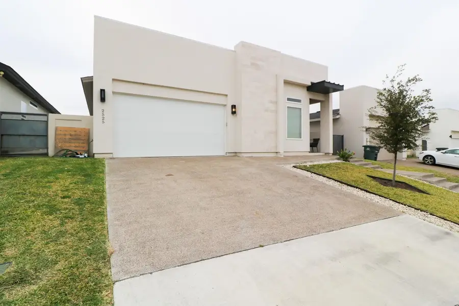 2525 Lucia Ct, Laredo, TX 78041 - #2