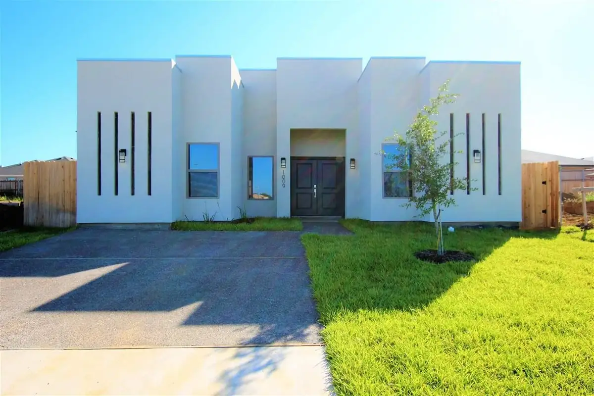 1009 La Muralla St, Laredo, TX 78046 - #1