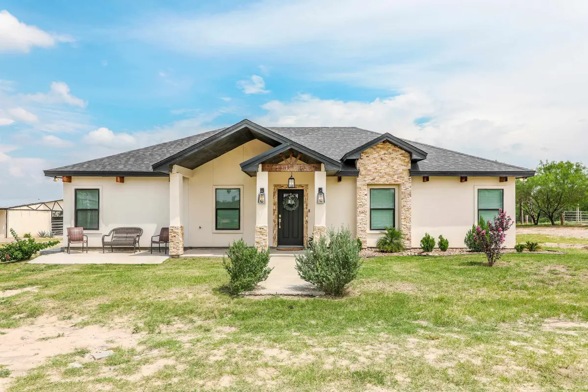 122 Los Potreritos Rd, San Ygnacio, TX 78067 - #1
