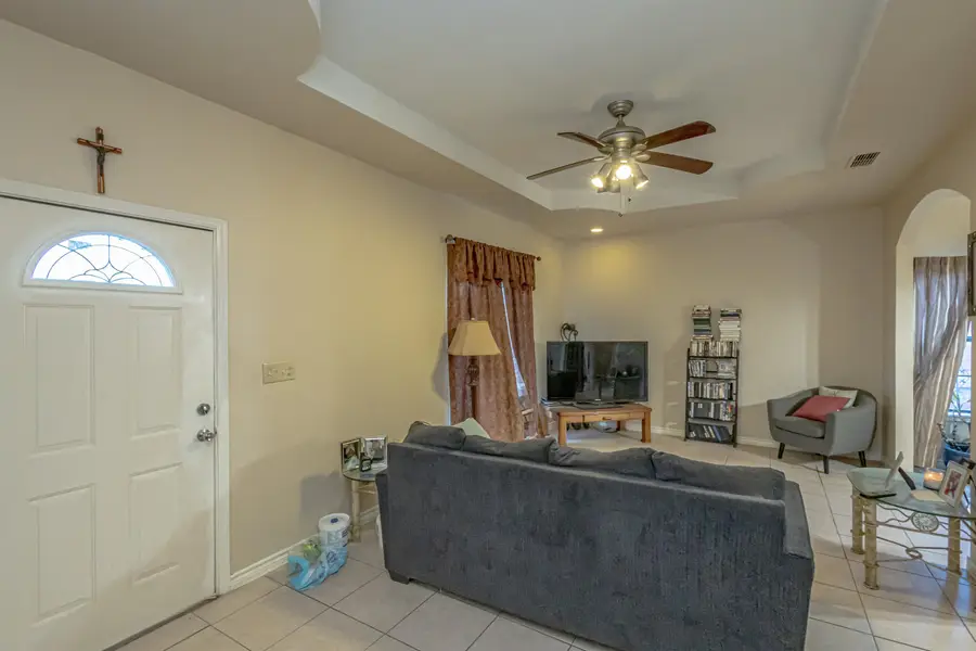 1527 Wilfrano Dr, Laredo, TX 78046 - #3
