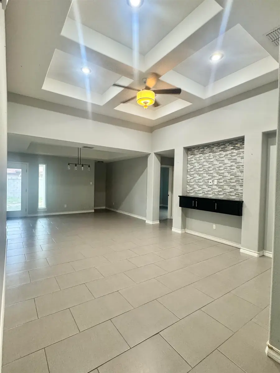 203 Desert Palm Dr., Laredo, TX 78041 - #2