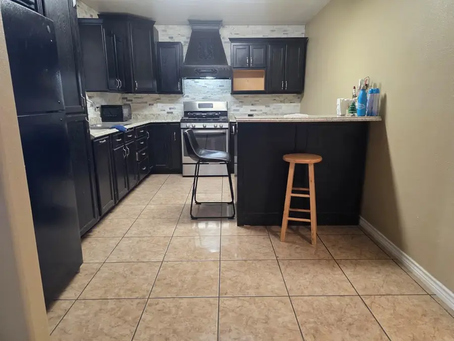1424 Franc Cigarroa Dr, Laredo, TX 78046 - #3