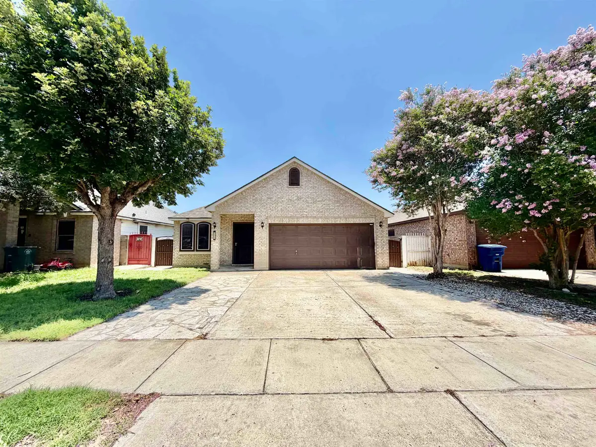 11111 Revilla Dr, Laredo, TX 78045 - #1