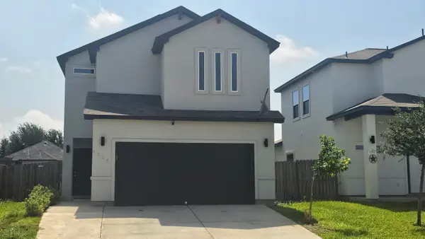 4225 Gavilan Dr., Laredo, TX 78046