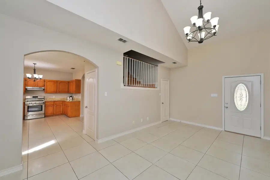 510 Shiloh Dr, Laredo, TX 78045 - #3