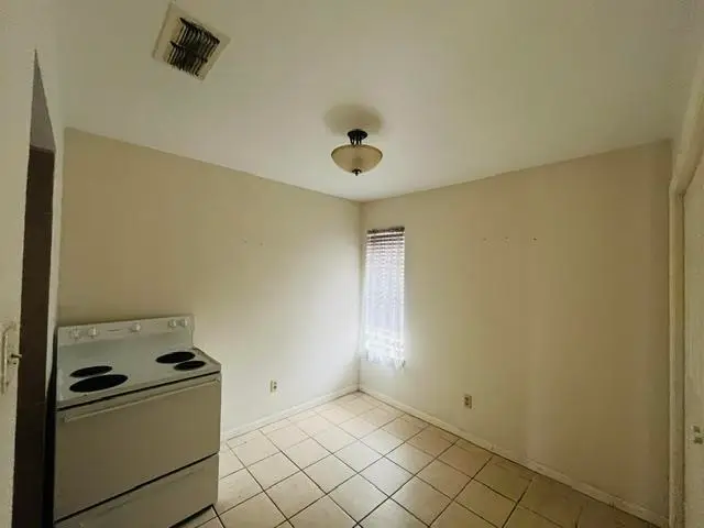 100 E Aurora St, Laredo, TX 78041 - #3