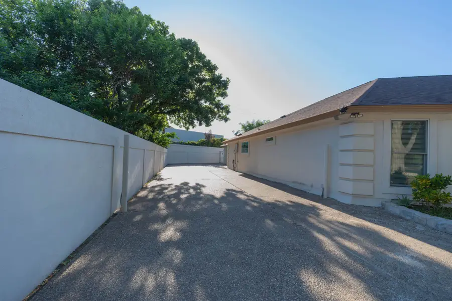 2916 Edgefield Ct, Laredo, TX 78045 - #3