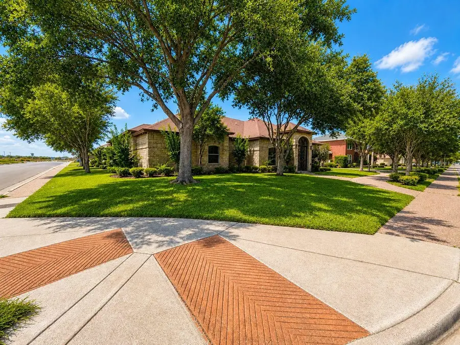 3625 Josefina Dr, Laredo, TX 78041 - #2