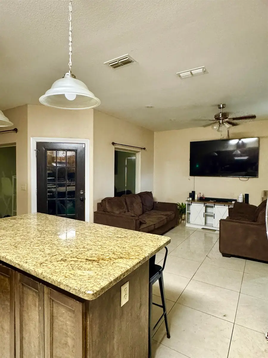 114 Los Fresnos Lp, Laredo, TX 78046 - #2