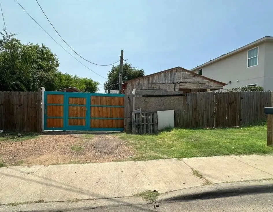 2212 Maryland Ave, Laredo, TX 78040 - #1