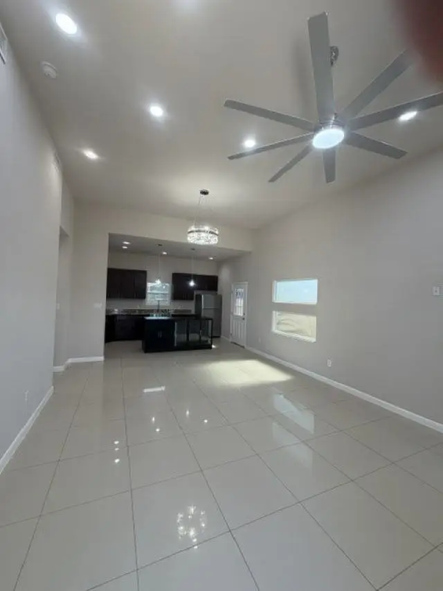 2811 Lavanda Dr., Laredo, TX 78046 - #3