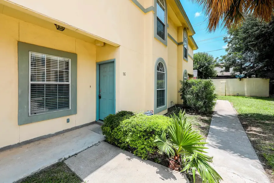 1000 Ranchway Dr, Laredo, TX 78045 - #2