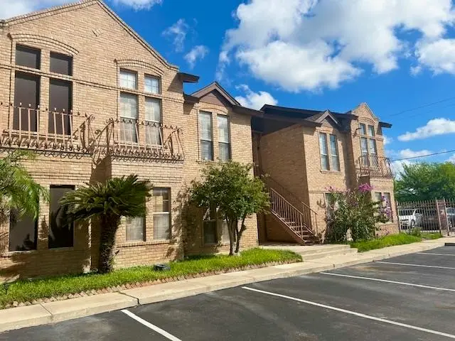 201 Martingale Ln, Laredo, TX 78041 - #1