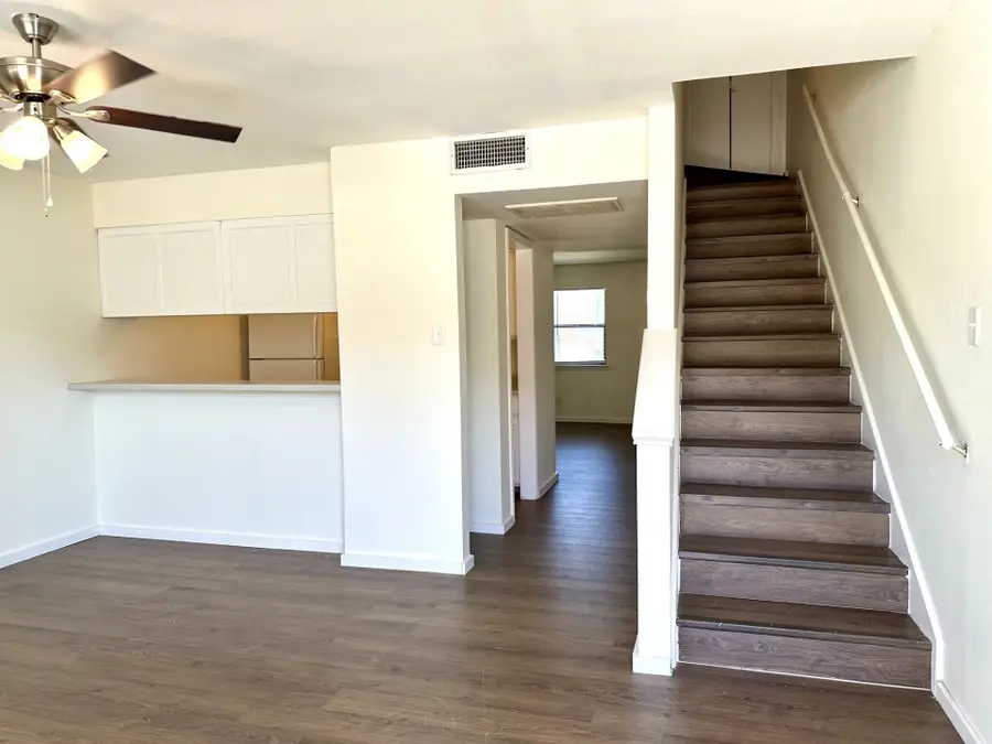 8915 McPherson Rd, Laredo, TX 78045 - #2